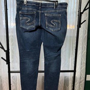 Silver Jeans SZ 22